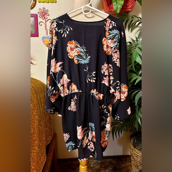 Size XL cute floral romper - Picture 4 of 11